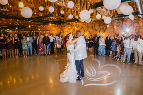 Phoenix wedding photograph of bride and groom’s first dance