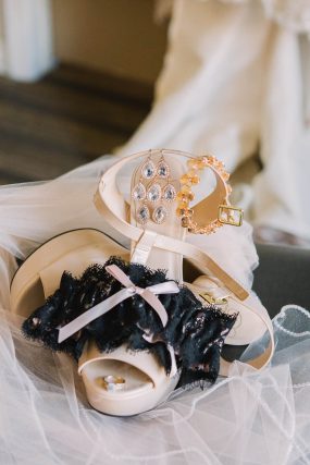 Phoenix wedding photography of bride’s jewelry