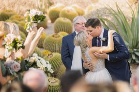 Phoenix wedding photograph of couples first kiss